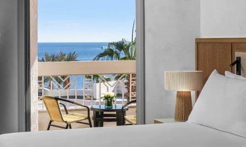 Doubletree By Hilton Beach Side
